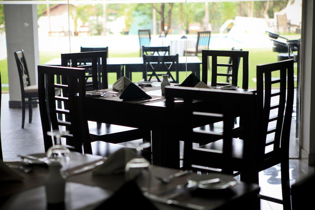 Lavendish Okrin Hotel Kataragama Kültér fotó