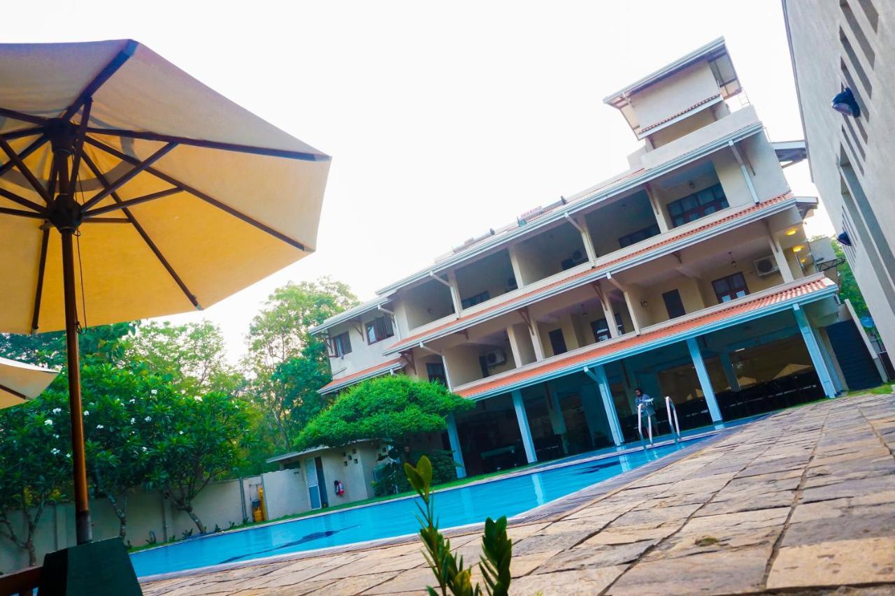 Lavendish Okrin Hotel Kataragama Kültér fotó